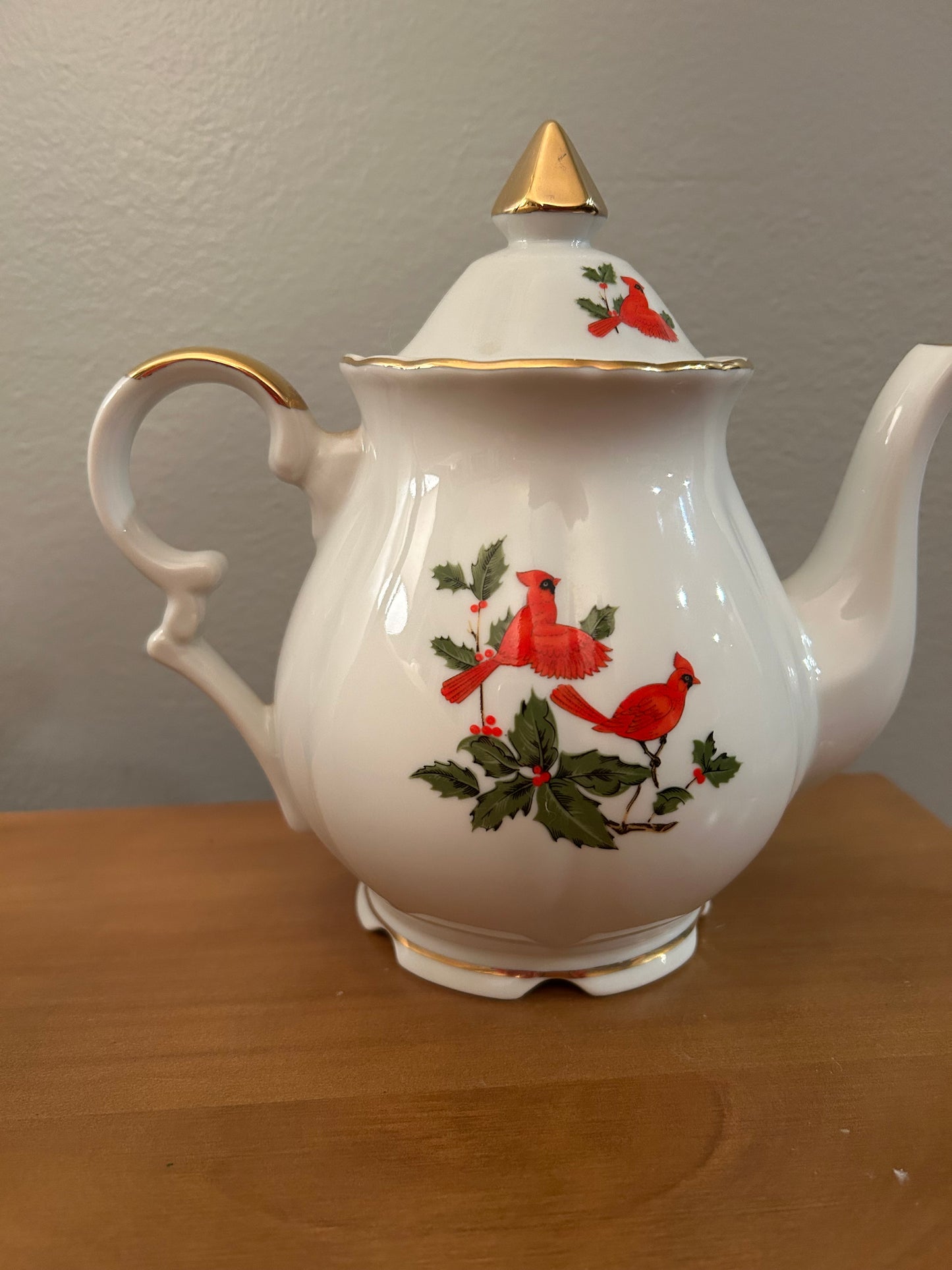 Lefton China Tea Pot Cardinal  Signed 04537 1984