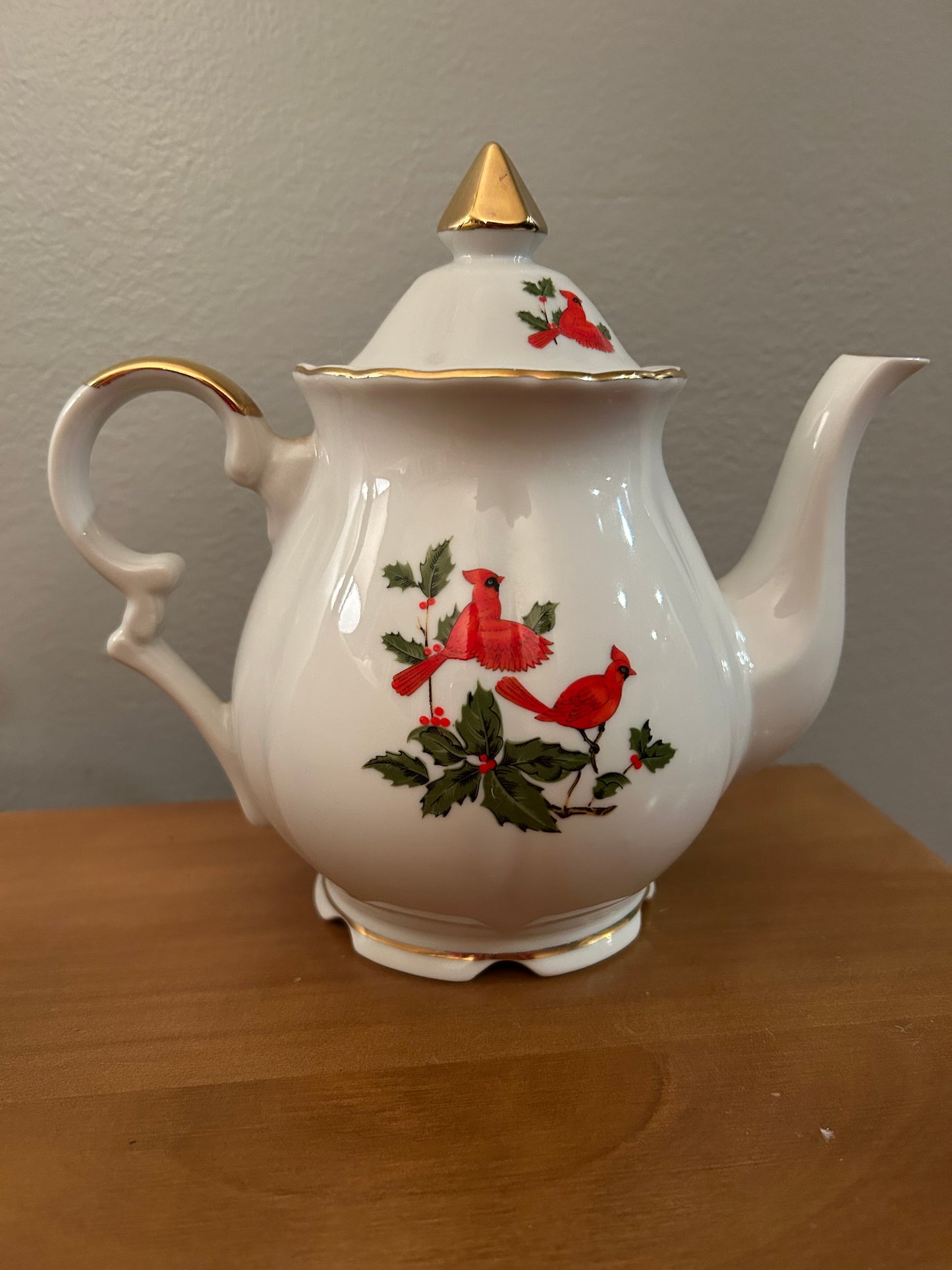 Lefton China Tea Pot Cardinal  Signed 04537 1984