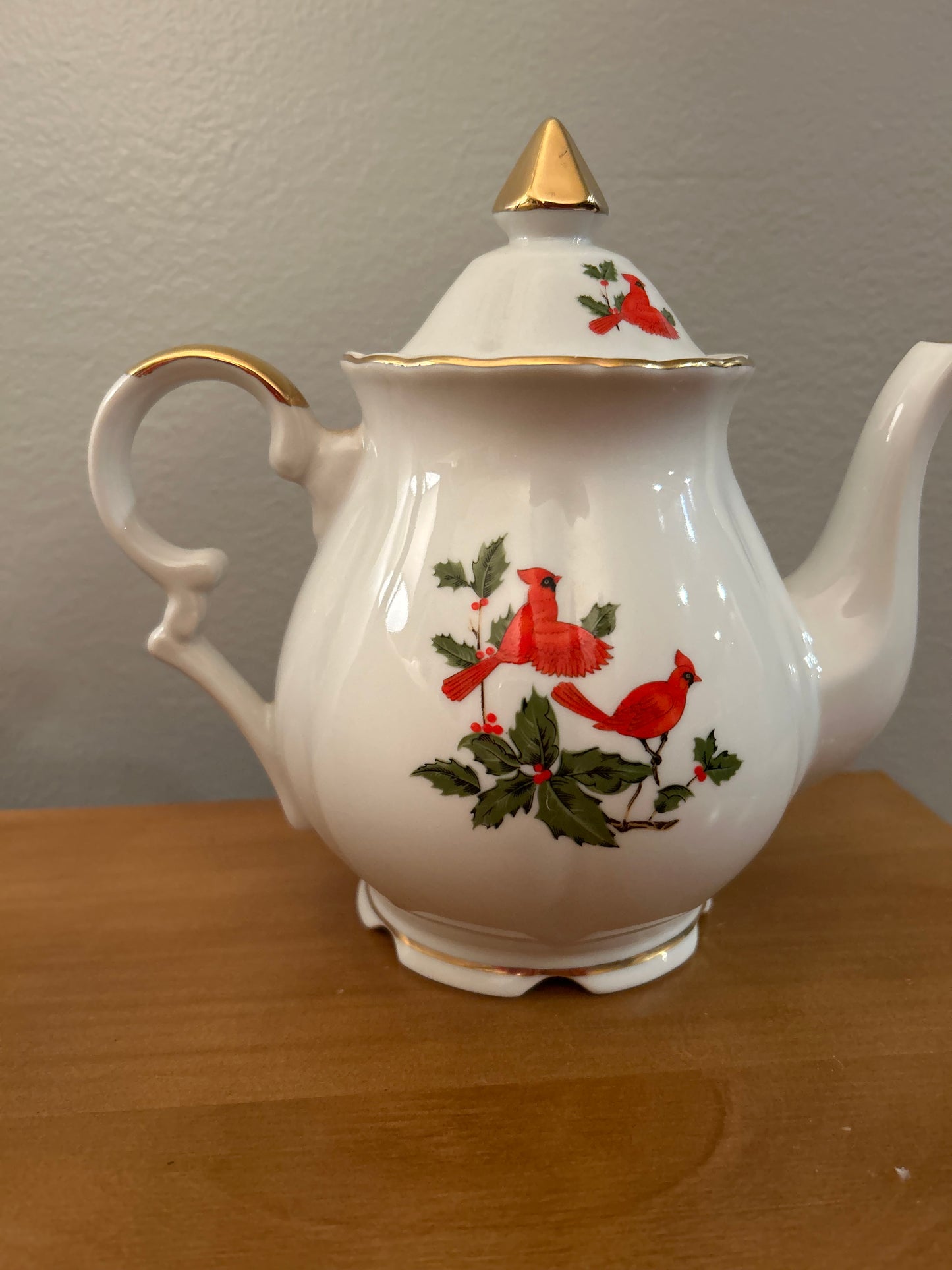 Lefton China Tea Pot Cardinal  Signed 04537 1984