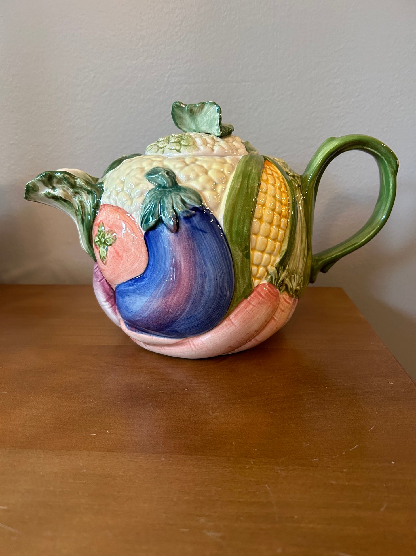 VINTAGE 1986 FITZ & FLOYD Vegetable Garden Teapot Pitcher Ceramic, 1 1/4 QT