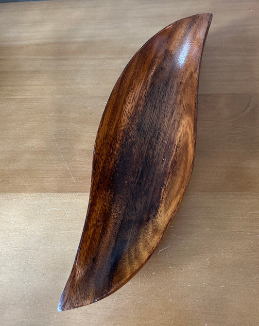 Vintage Hawaii Monkey Pod Wood Slender Leaf Shaped Bowl 9 1/2 Charcuterie