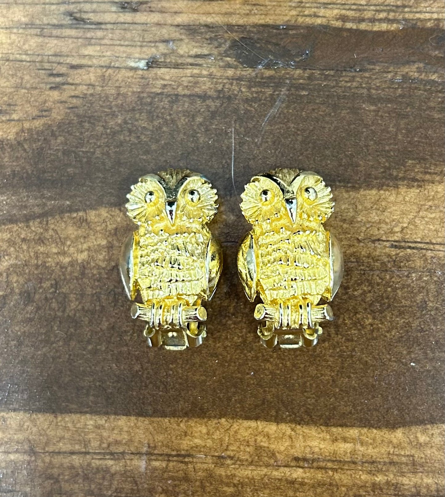 Vintage 1970’s Gold Tone Mimi Di N Clip On Earrings Owl On A Branch