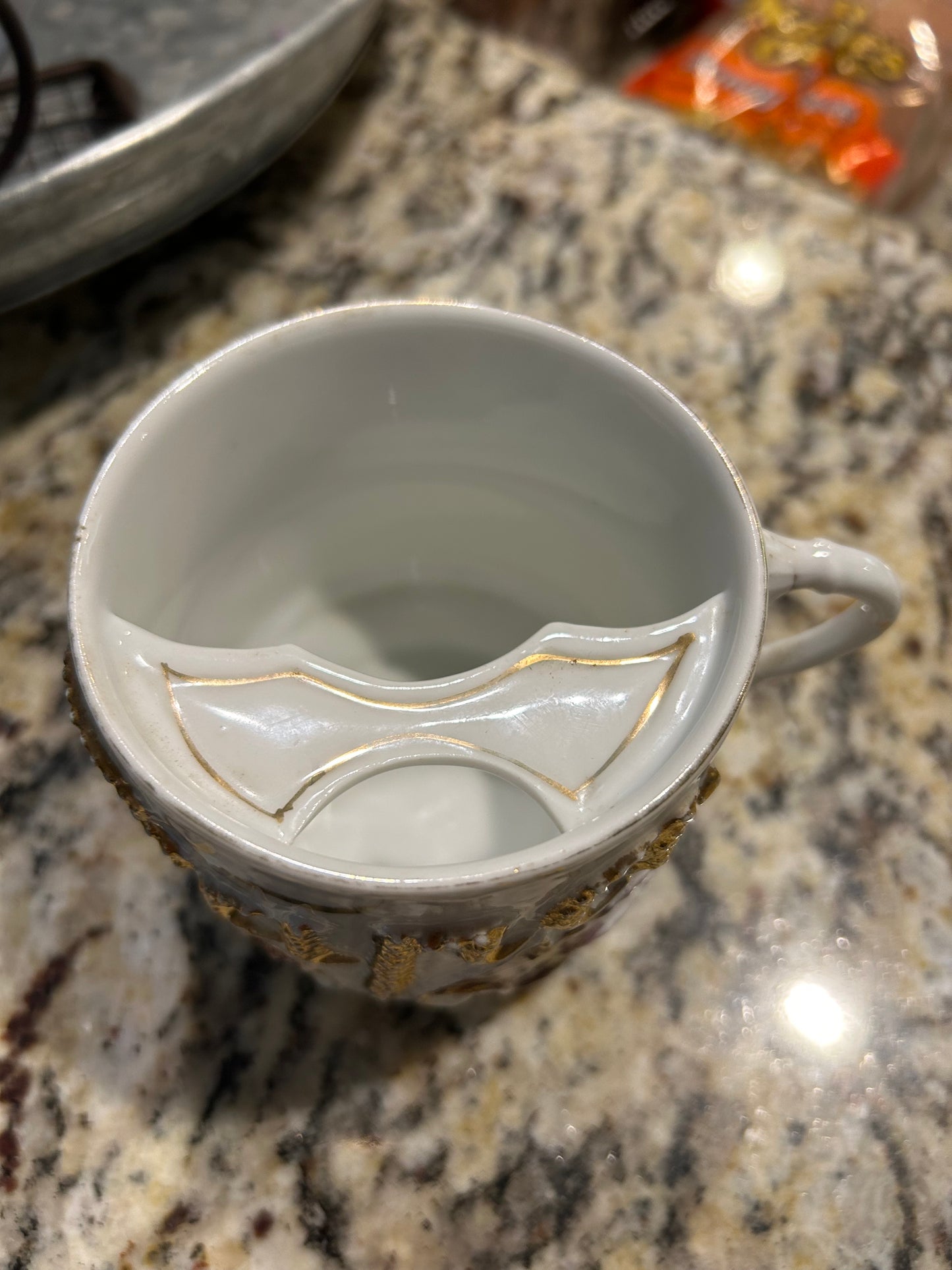 VINTAGE GERMANY WHITE/GOLD "PAPA" Mustache Cup