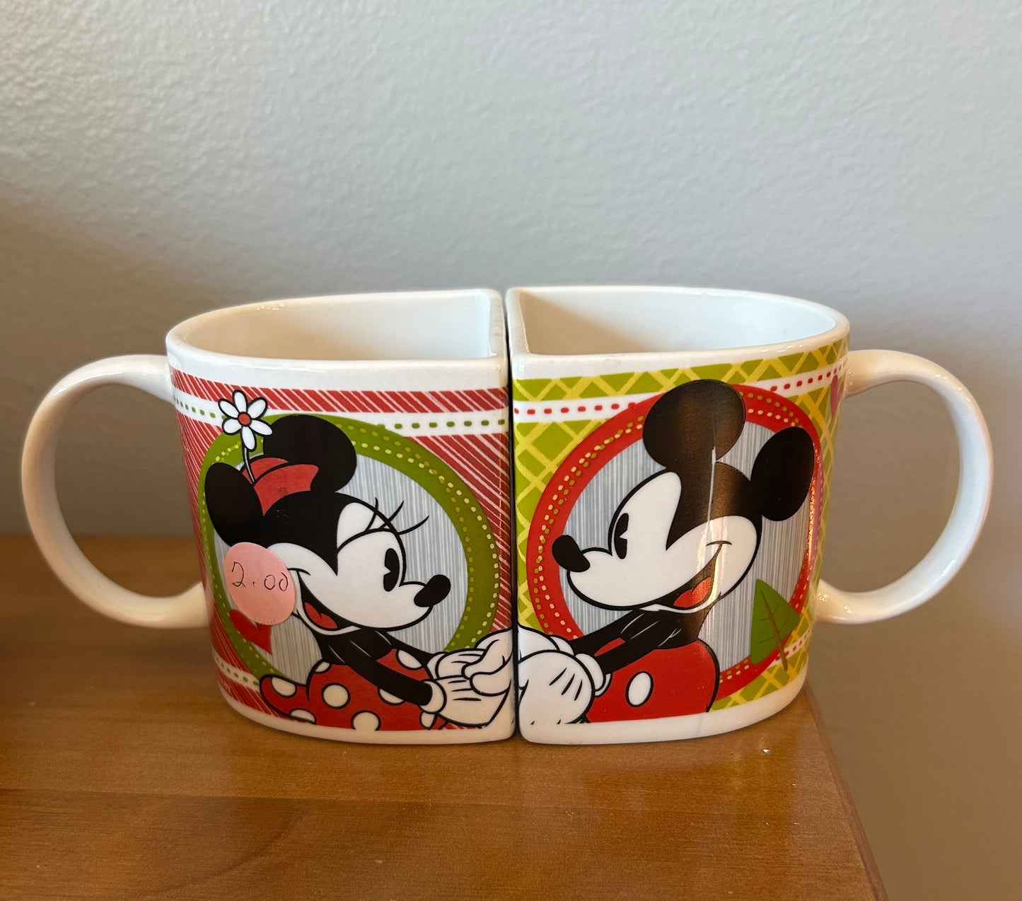 Disney Minnie And Mickey Mouse coffee mugs 12 Oz Holding Hands