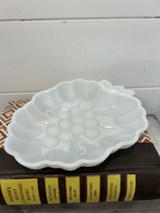 Hazel Atlas GRAPE Design Milk Glass Dish Spoon Rest Candy Trinket Plate VTG