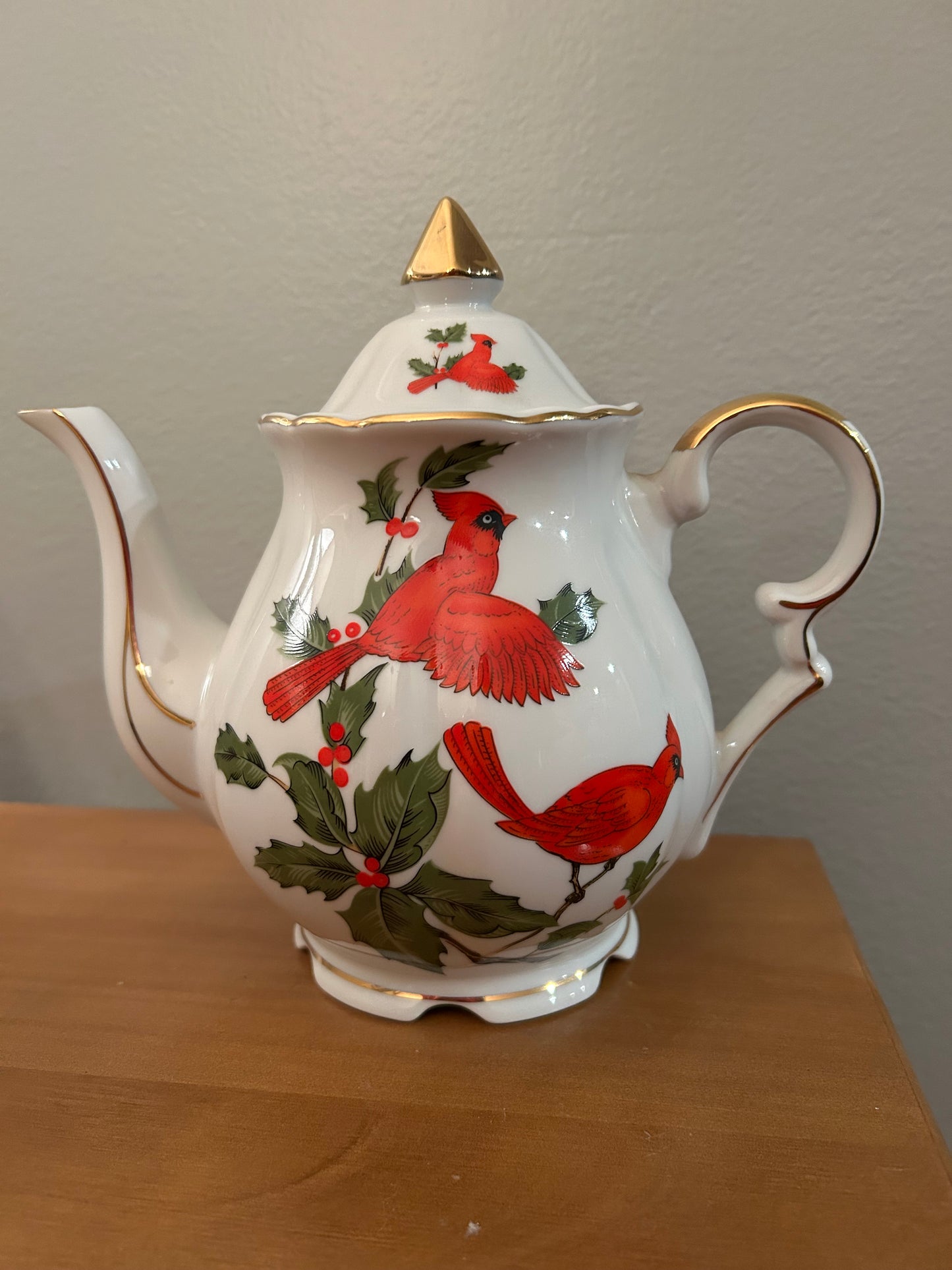 Lefton China Tea Pot Cardinal  Signed 04537 1984