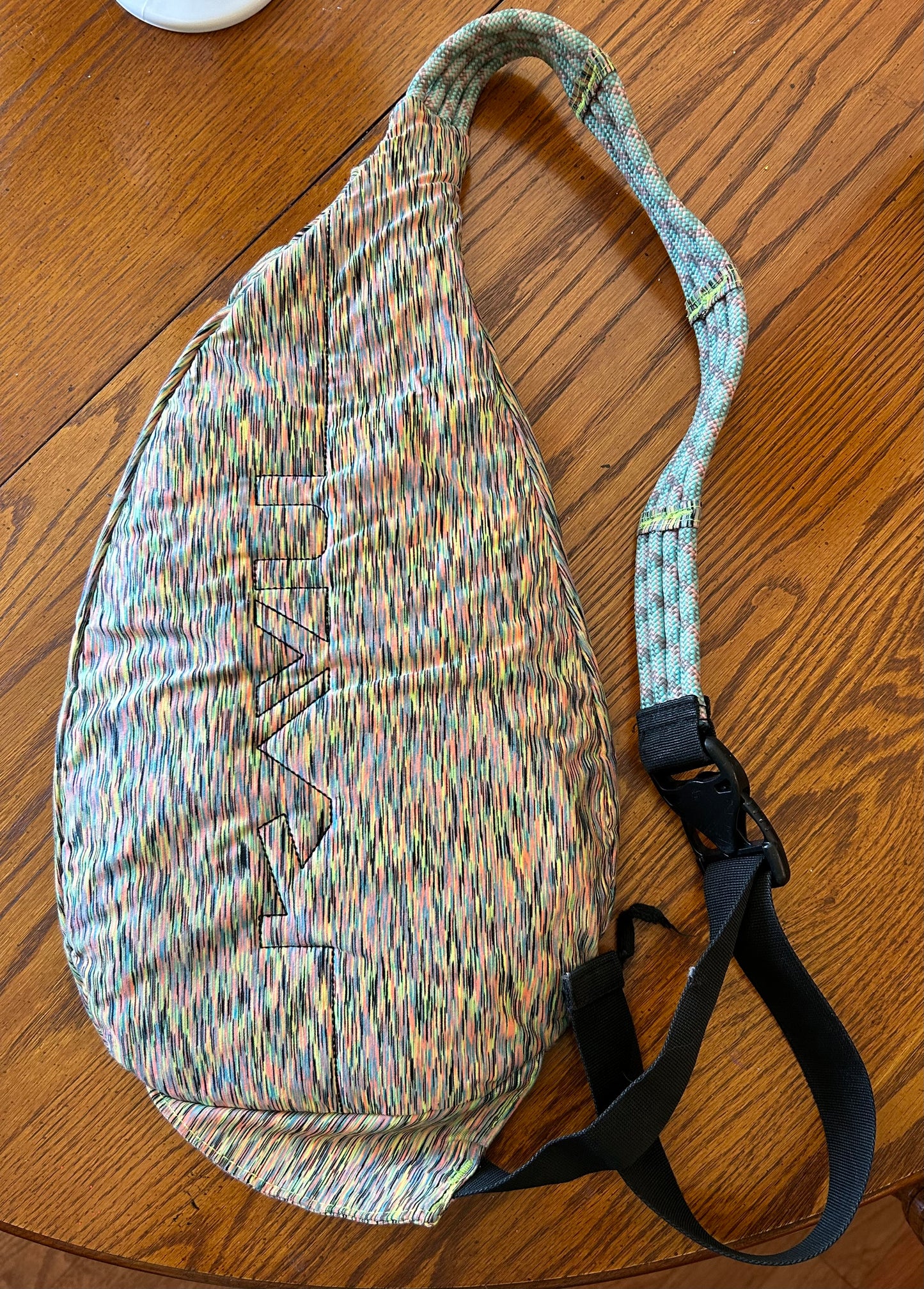 Kavu Rope Sling Bag Crossbody Backpack Multicolor Pattern Pre Owned Clean