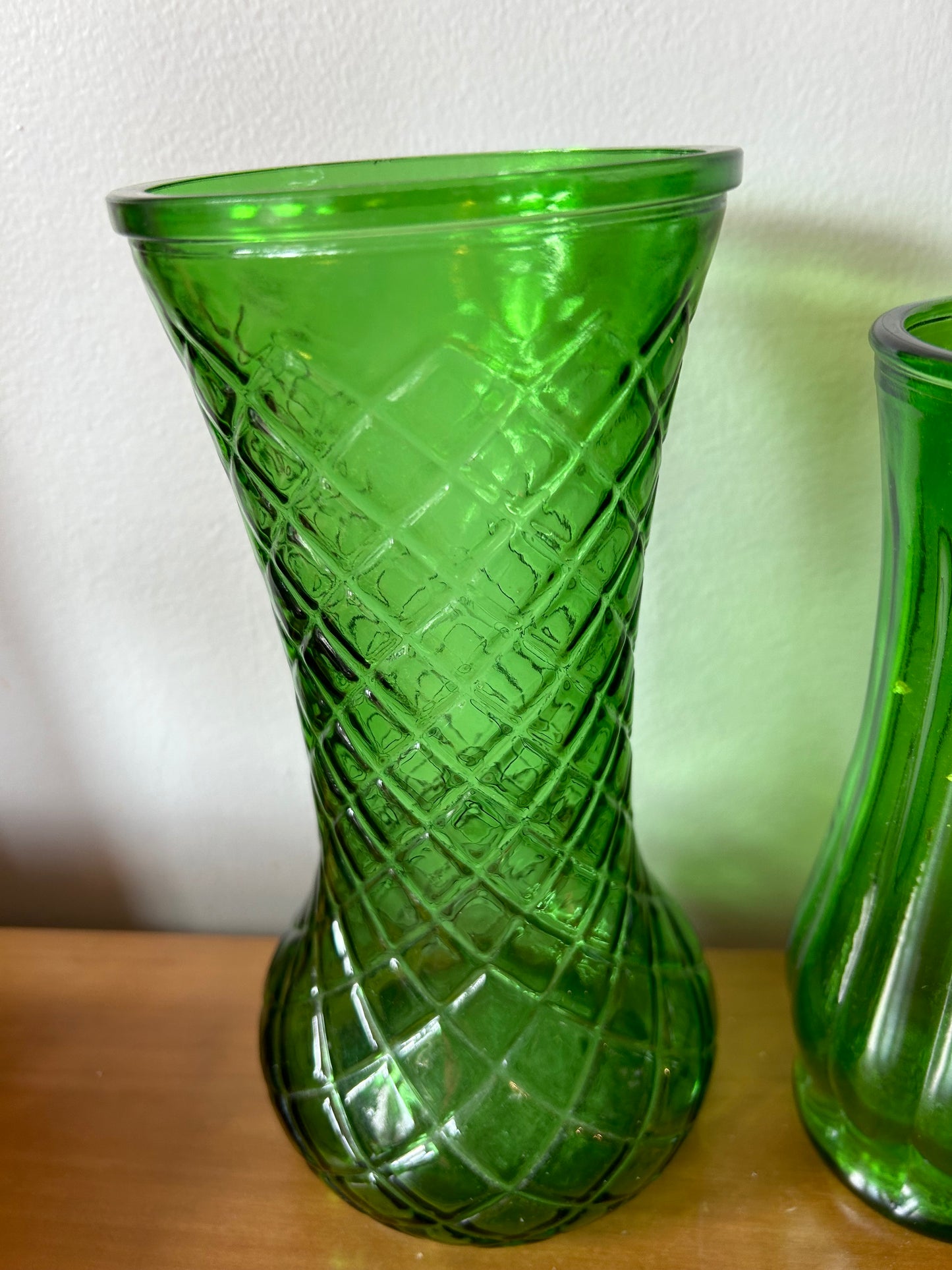 Lot Of Vintage Emerald Green Glass Flower Vases Hoosier, Anchor Hocking