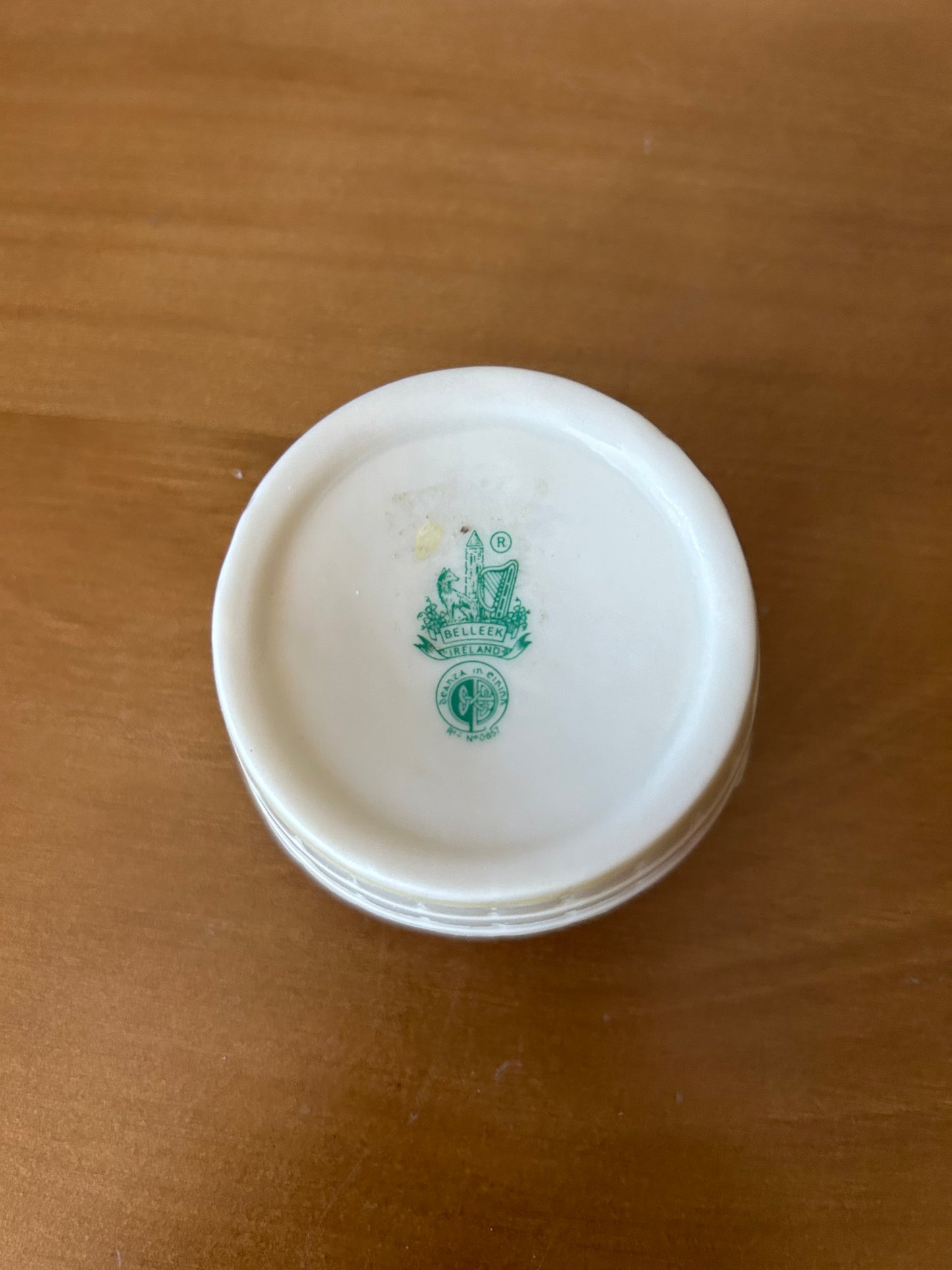 VTG Green MARK BELLEEK SHAMROCK BARREL BUTTER TUB DISH IRELAND 0857