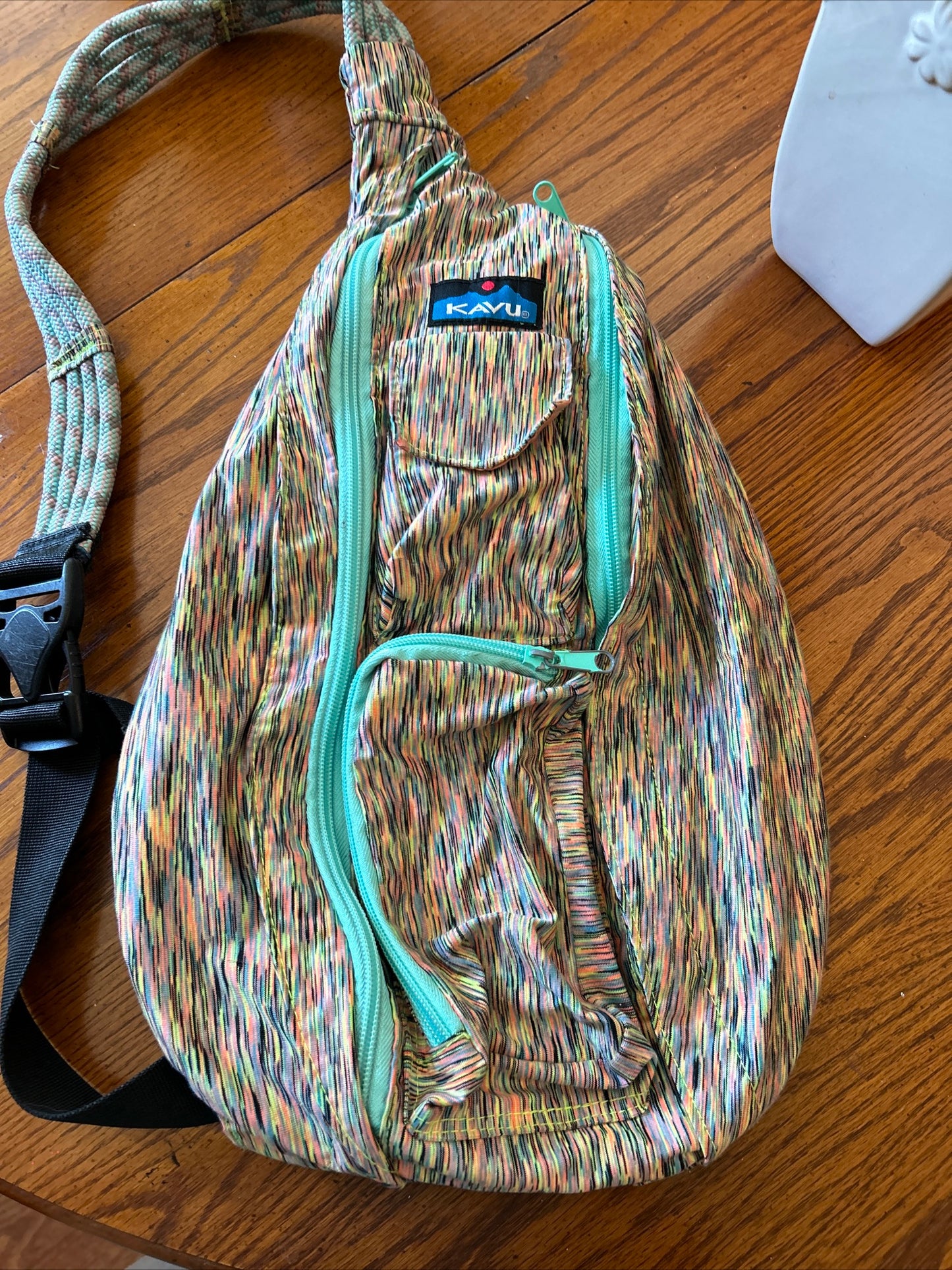 Kavu Rope Sling Bag Crossbody Backpack Multicolor Pattern Pre Owned Clean