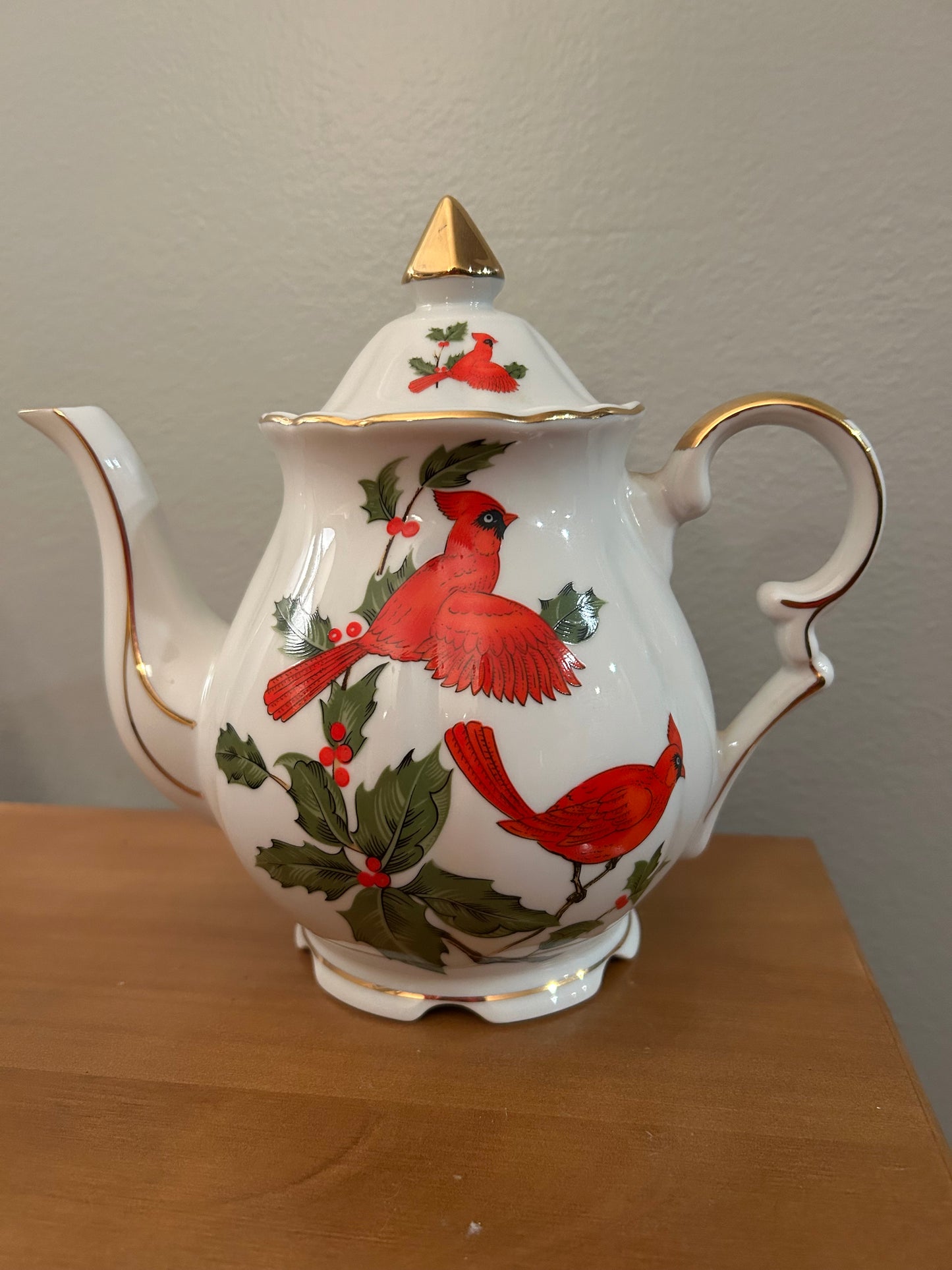 Lefton China Tea Pot Cardinal  Signed 04537 1984