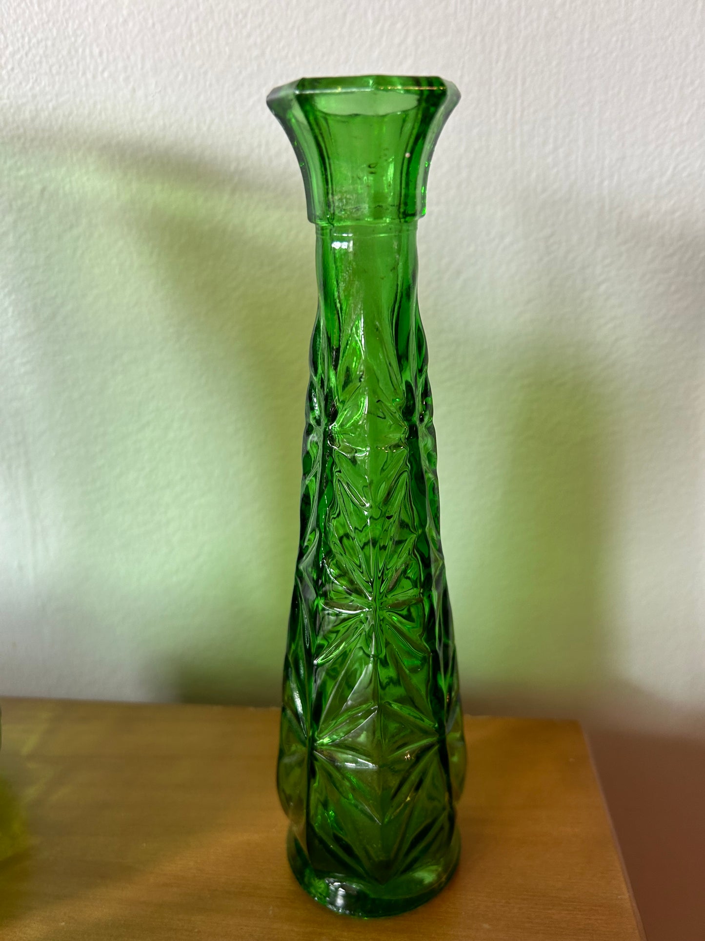 Lot Of Vintage Emerald Green Glass Flower Vases Hoosier, Anchor Hocking